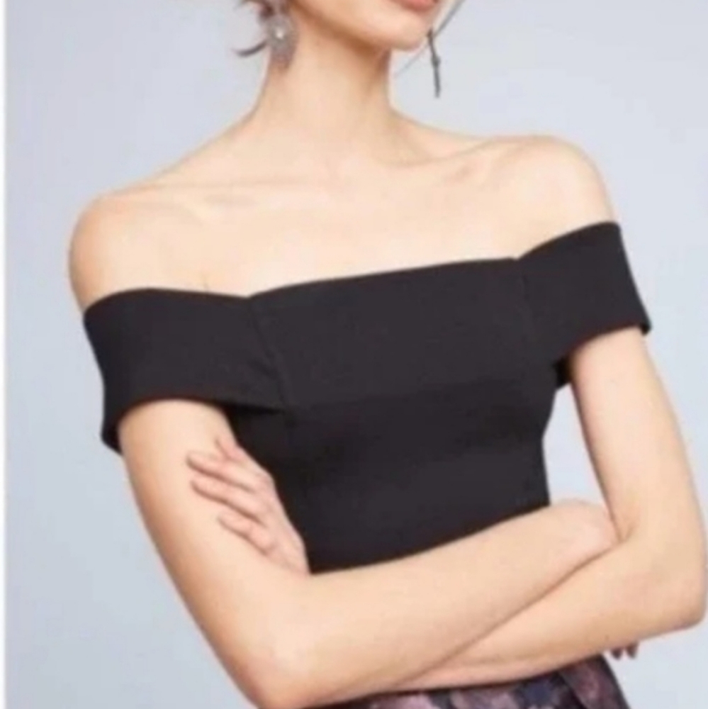 Deletta Off the shoulder black tp. Brand new. Sz L